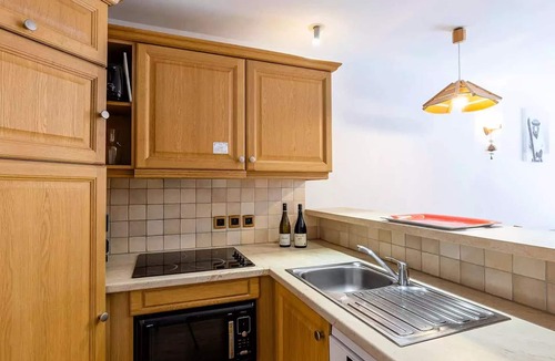 Pralognan-la-Vanoise Apartment | Residence Les Jardins de la Vanoise * - 2 Room Apartment Cabin 6 People