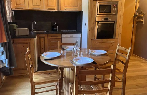 Meribel Apartment | Residence Les Cytelles - Apartment 2 rooms renovated, 5 people in Meribel Altiport at the foot of the slopes and close to the golf course