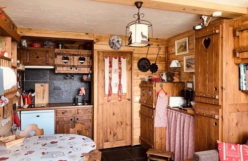 Arc-1600 Apartment | Residence Les Charmettes - Warm studio for 3 people in Arc 1600, with views of the Mont Blanc and close to the slopes and shops