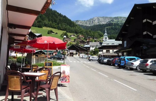 Areches Apartment | Residence Val Blanc 1 - South facing apartment in the heart of the village, close to ski lifts