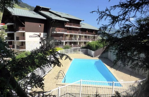 Areches Apartment | Residence Val Blanc 1 - South facing apartment in the heart of the village, close to ski lifts