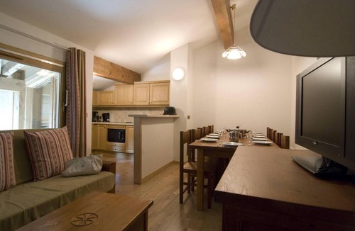 Pralognan-la-Vanoise Apartment | Resort center, balcony, tv, ski locker, 41-44m², Pralognan-la-Vanoise