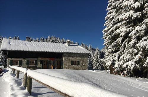 Thorens-Glieres House | Restaurant Gautard - Chambres d'hôtes Les Tavaillons