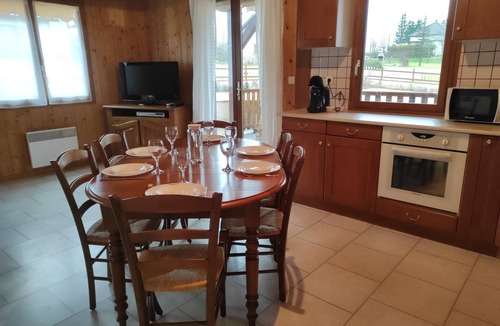Pont-de-Poitte House | Rivage Home: Cozy Wooden Chalet – 10 min from the Port – Digital Detox & Nature