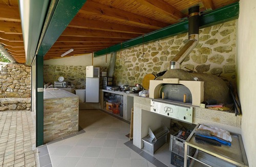 Hermitage-Tournonais-Herbasse-Pays de Saint-Felicien Apartment | Room “La Chambre Tom” with Shared Pool, Communal Garden and Wi-Fi