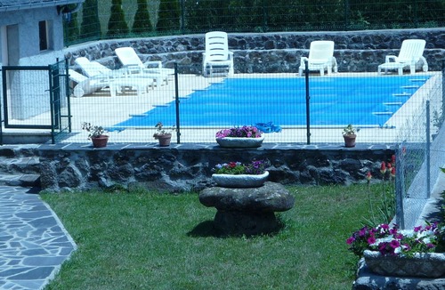 Lacroix-Barrez Cottage | Rural gite with private heated pool, trout fishing, boules court.