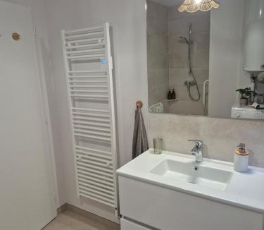 Beaujolais Pierres Dorees Apartment | Séjour au cœur des Pierres Dorées