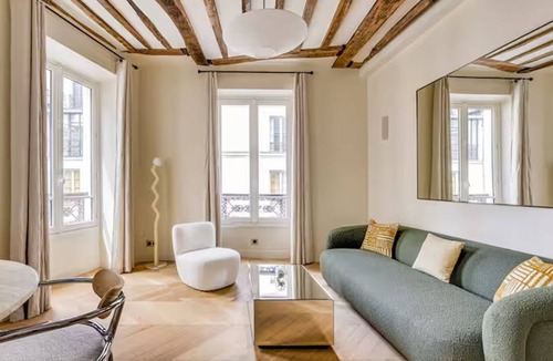 Saint-Germain-des-Pres Apartment | SAINT GERMAINE RUE DAUPHINE-LUXURY WITH DAILY CLEANING SERVICES