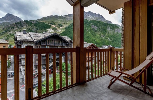 Val-d'Isere Apartment | Savoyards and rustic studio in the heart of Val d'Isère