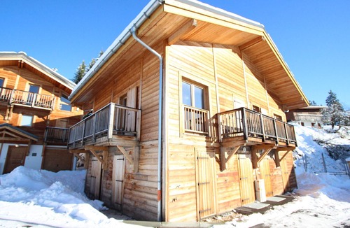 Chamrousse Ski Chalet | Semi-detached chalet on 3 levels, up to 8 people, pets allowed
