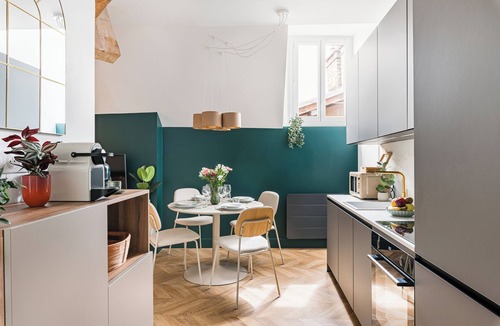 Grenoble City Centre House | Set of 4 apartments l 240m2 l Sleeps 14 l Ideal for receptions