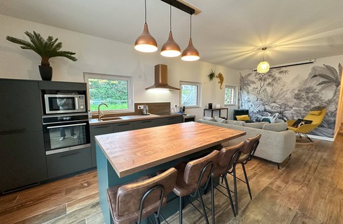 Les Abrets en Dauphine House | Single-storey gîte 3 minutes from the center of Les Abrets