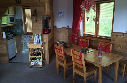 La Perriere Apartment | Ski apartment in La Tania, great views, sauna, close to Col de Loze summit