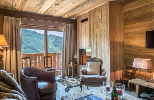 Meribel Apartment | Ski-In Ski-Out Apartment with Spa Access and Mountain Views in Méribel