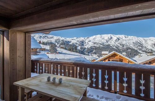 Meribel Apartment | Ski-In Ski-Out Apartment with Spa Access and Mountain Views in Méribel