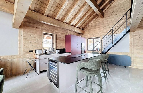 La Toussuire Ski Chalet | Ski-in ski-out chalet, panoramic view - 14 guests