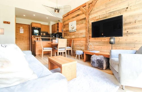 Flaine Apartment | Ski to door 1-bed apartment with South-facing terrace