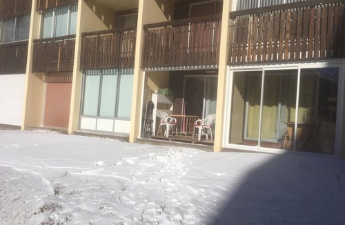 Allos Apartment | south-facing ground floor apartment overlooking meadow, direct access to ski slopes and shops