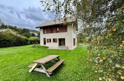 Correncon-en-Vercors House | Spacieuse maison 8 personnes, 4 chambres, vue montagnes - FR-1-761-1