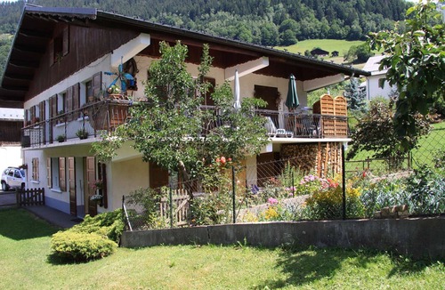 Areches Apartment | Spacious 2-BR Apartment for 4 in Heart of Arêches - Terrace, Parking & Ski Storage
