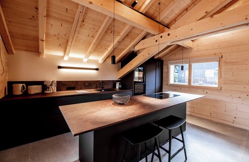 Morillon Ski Chalet | Spacious 5-bedroom chalet ski in ski out - sauna and pool from mid-May 12 people