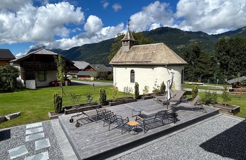 Morillon Ski Chalet | Spacious 5-bedroom chalet ski in ski out - sauna and pool from mid-May 12 people