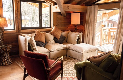 Chamonix-Mont-Blanc Ski Chalet | Spacious Alpine Haven | Edge of Beginner Slopes | Flexible Duration | up to 16pp