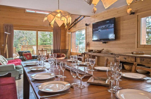 Meribel Ski Chalet | Spacious chalet near slopes with south terrace