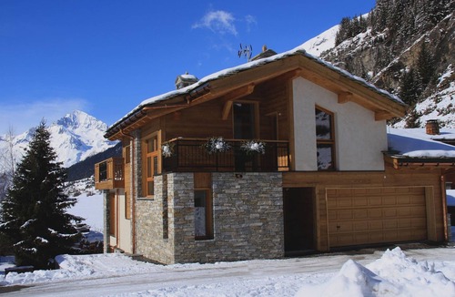 Lanslevillard Apartment | Spacious 3-Bedroom Apartment for 8 in Val Cenis near Ski Lift