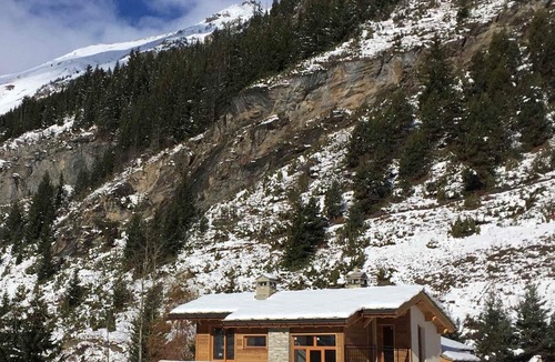 Lanslevillard Apartment | Spacious 3-Bedroom Apartment for 8 in Val Cenis near Ski Lift
