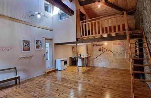 Saint-Denis-sur-Coise Cottage | Spacious house with spa and garden for 10 people