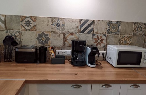 Gargas Apartment | Spacious gîte in Provence, 2 bedrooms, air conditioning, wifi fibre, parking