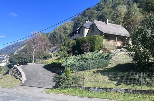 Cauterets House | Spacious house with parking and balcony in Cauterets