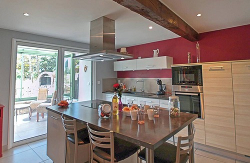 Saint-Galmier Cottage | Spacious lodging with garden and terrace in Saint-Galmier