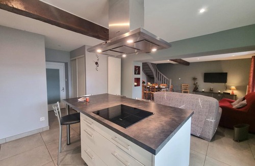 Saint-Galmier Cottage | Spacious lodging with garden and terrace in Saint-Galmier