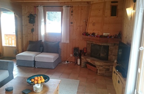 Montriond Ski Chalet | Spacious Modern 5 bed chalet with hot tub, near Morzine, ideal for families