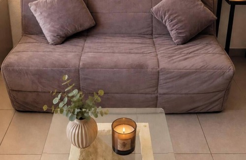 Dardilly Apartment | Spacious studio apartment near Porte de Lyon in the TECHLID area + parking, Wi-Fi