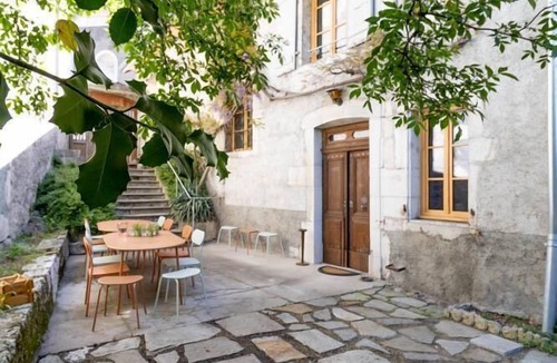 Les Echelles House | Stendhal House - The Alcove