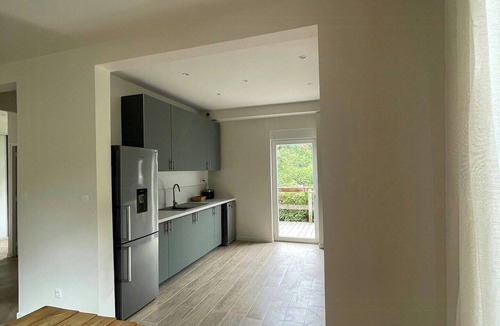 Saint-Geoire-en-Valdaine House | Stone house with treehouse and park in Valdaine