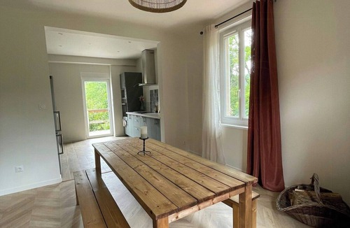 Saint-Geoire-en-Valdaine House | Stone house with treehouse and park in Valdaine