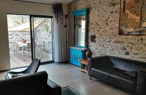 Rigarda House | Stone loft panoramic mountain views