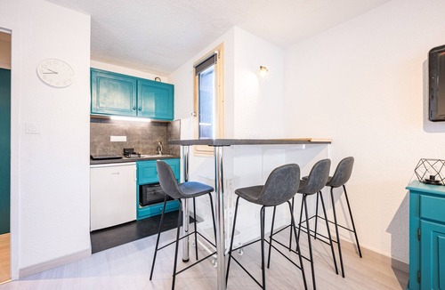 Peisey-Nancroix Apartment | Studio Apartment 'Skis Aux Pieds' with Mountain View, Balcony and Wi-Fi