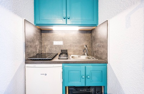 Peisey-Nancroix Apartment | Studio Apartment 'Skis Aux Pieds' with Mountain View, Balcony and Wi-Fi