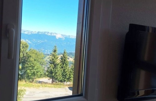 Les Adrets Apartment | Studio apartment for 4–5 people at the base of the slopes and restaurants