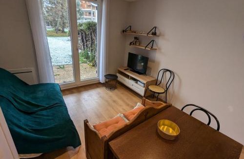 Correncon-en-Vercors Apartment | Studio au rez-de-chaussée accès direct jardin