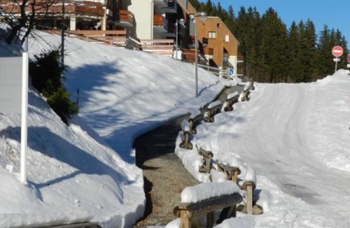 La Ferriere Apartment | Studio cabin in Le Pleynet with balcony, near the slopes
