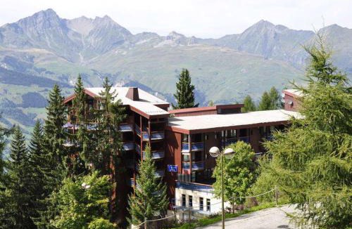 Arc-1800 Apartment | Studio cabine rénové calme avec balcon et wifi, parking inclus - FR-1-346-345