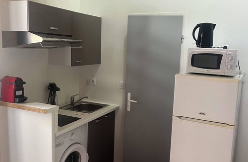 Les Poulettes Apartment | Studio Comby, 2 pers - Gratte-Ciel, Villeurbanne