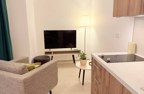 Aubenas Apartment | Studio-Ensuite with Shower