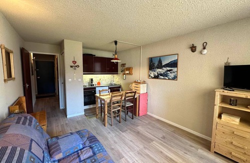 Correncon-en-Vercors Apartment | Studio for 4 pers at slopes' foot with south-facing balcony, parking